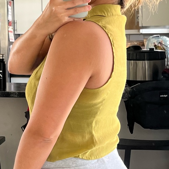 Lime Cropped Sleeveless shirt blouse - Picture 5 of 7